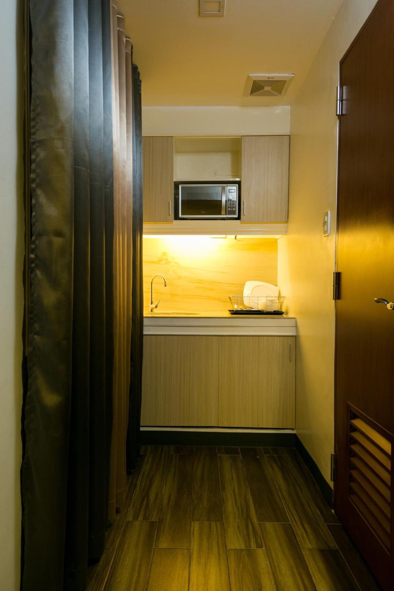 950 Condotel Angeles Ruang foto